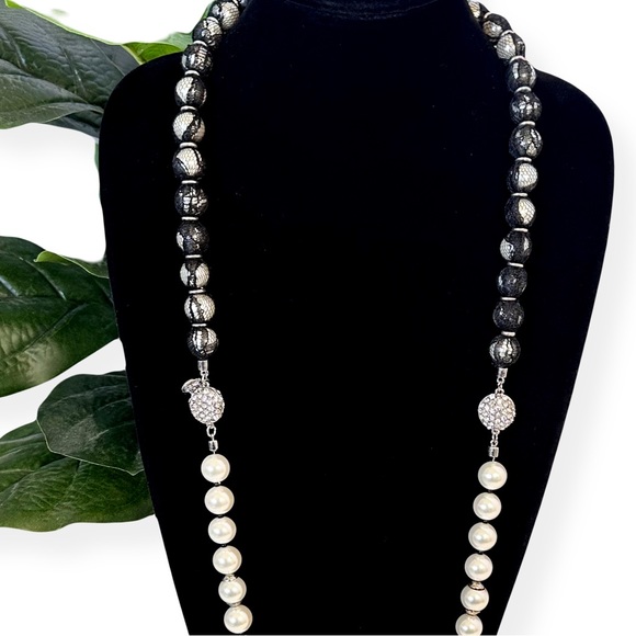 **2 necklaces in 1-Wear it 3 Ways** WHBM Long Black Lace Wrapped Pearl Necklace - Picture 15 of 16